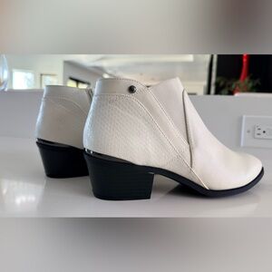 SIMPLY VERA VERA WANG White Women's Ankle Boots